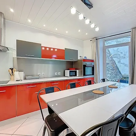 Maison 11 Couchages Veyre- Monton Apartment *