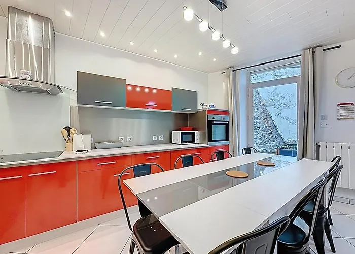 Maison 11 Couchages Veyre- Monton Apartment *