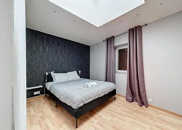 Maison 11 Couchages Veyre- Monton Апартаменты *